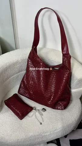 May kasama pang pouch #shoulderbag #bag #errandbag #totebag 