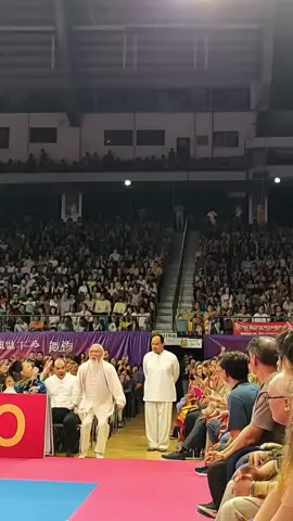 Won easily the grandpa seems to be warming up #kungfu #amazing #funny #ai #wushu 