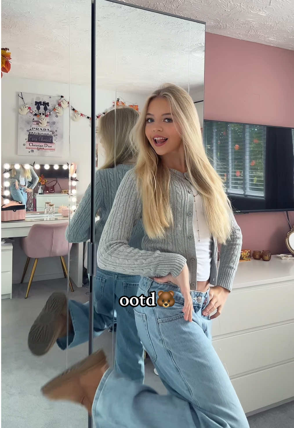cardigan and jeans from @hollister my fav😚 #fyp #xyzbca #OOTD #fitcheck #hollister 