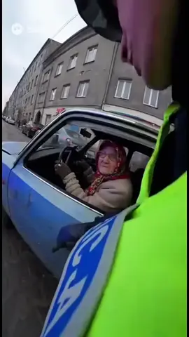 #aiart #veo3ai #aiśmieszne #zdystansem #ai babcia i dziadek 