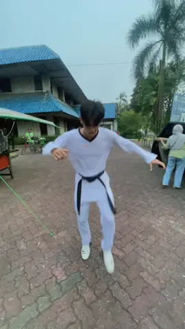 ngapain sih @el_sandwich @A  #taekwondo #dance #thailand🇹🇭 