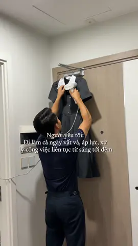 Đang bận mà có cục nợ hỏi lắm cỡ đó :))) nghe lại thấy dẹo sởn gai ốc 😇