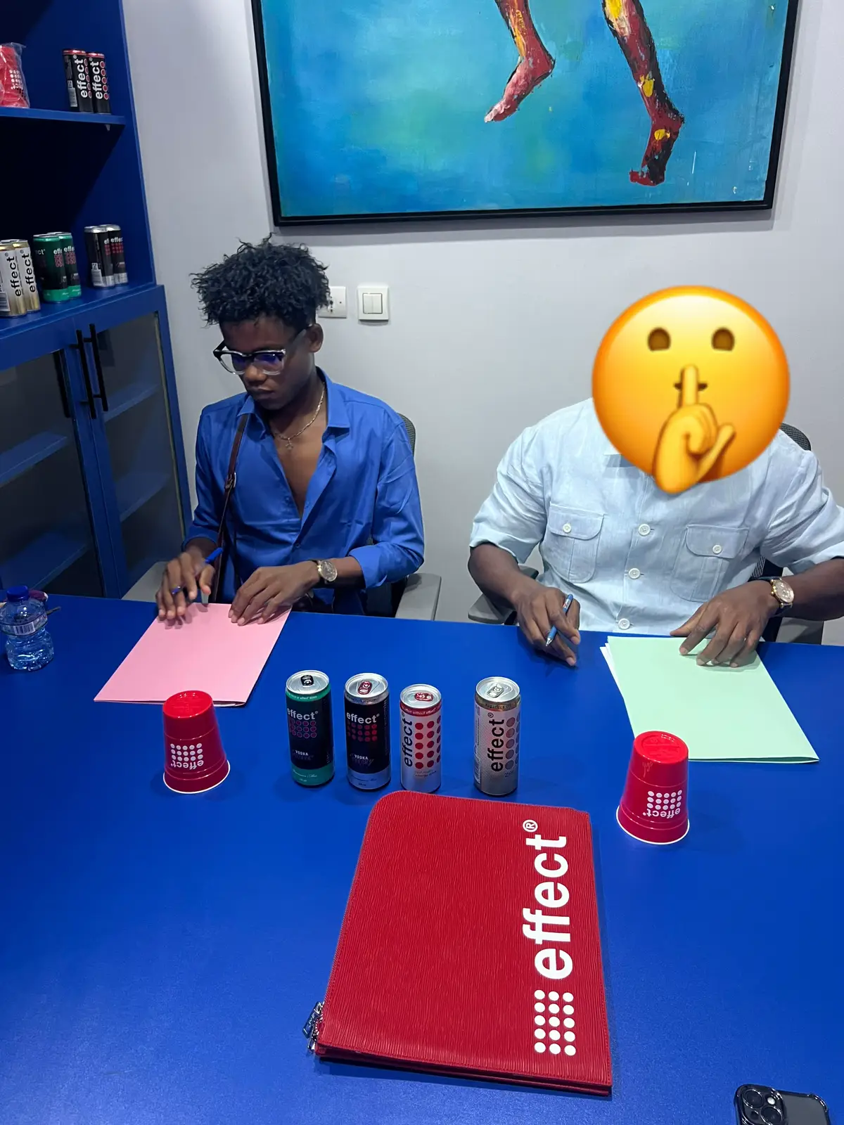 Découvrez la force qui vous propulse ! 🚀 Effect Energy n'est pas juste une boisson, c'est l'étincelle qui allume vos ambitions. Que vous soyez en quête de performance, d'inspiration ou simplement d'un coup de boost pour conquérir votre journée, Effect est votre allié. Découvrez l'énergie pure, le goût audacieux, l'effet instantané. Vivez pleinement avec Effect !@Effect Togo 🇹🇬 