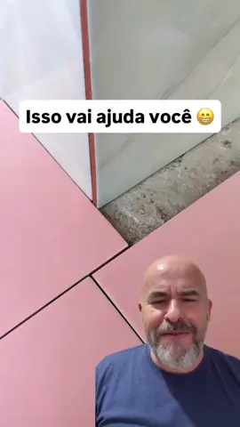 Solução de canto no piso porcelanato ou cerâmica. #facavocemesmo #ideiascriativas #porcelanato #criatividadesemlimites #solucao 