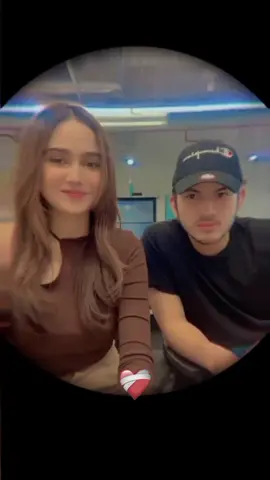 sama sama pacaran  5 tahun yang satu karena beda agam yang satu karena slengki dan akhirnya el rumi melamar syifa hadju jodoh gak ada yang tau ya  #rizkynazar #elrumisyifahadju #likekomentfollow❤️🙏für #syifahadjuuuuuuu #fypppppppppppppp 