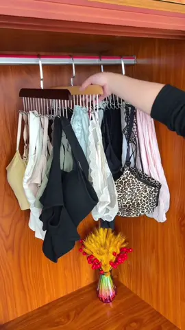 Dùng móc gỗ treo đồ như này không sợ thất lạc đồ #mocgotreodolot #mocgotreoquanao #mocgotreodo #moctreoaohaiday #moctreodolot 