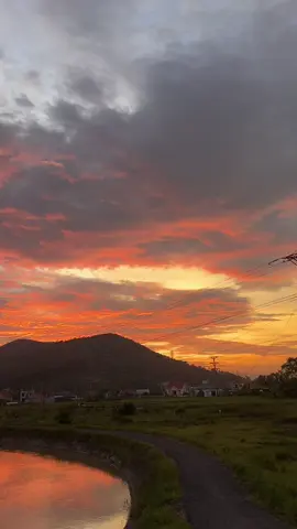 Cảnh đẹp trước lúc cơn bão PÔ LÔ đổ bộ 🤩