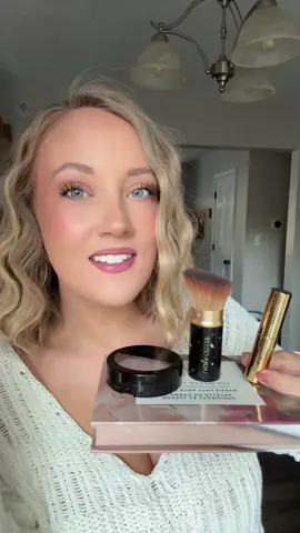 a full face of makeup for over 60% off 🫢🙌🏼 @Laura Geller Beauty #lauragellerbeauty #lauragellermakeup #facepalette #fullfaceofmakeup #lipbalm 