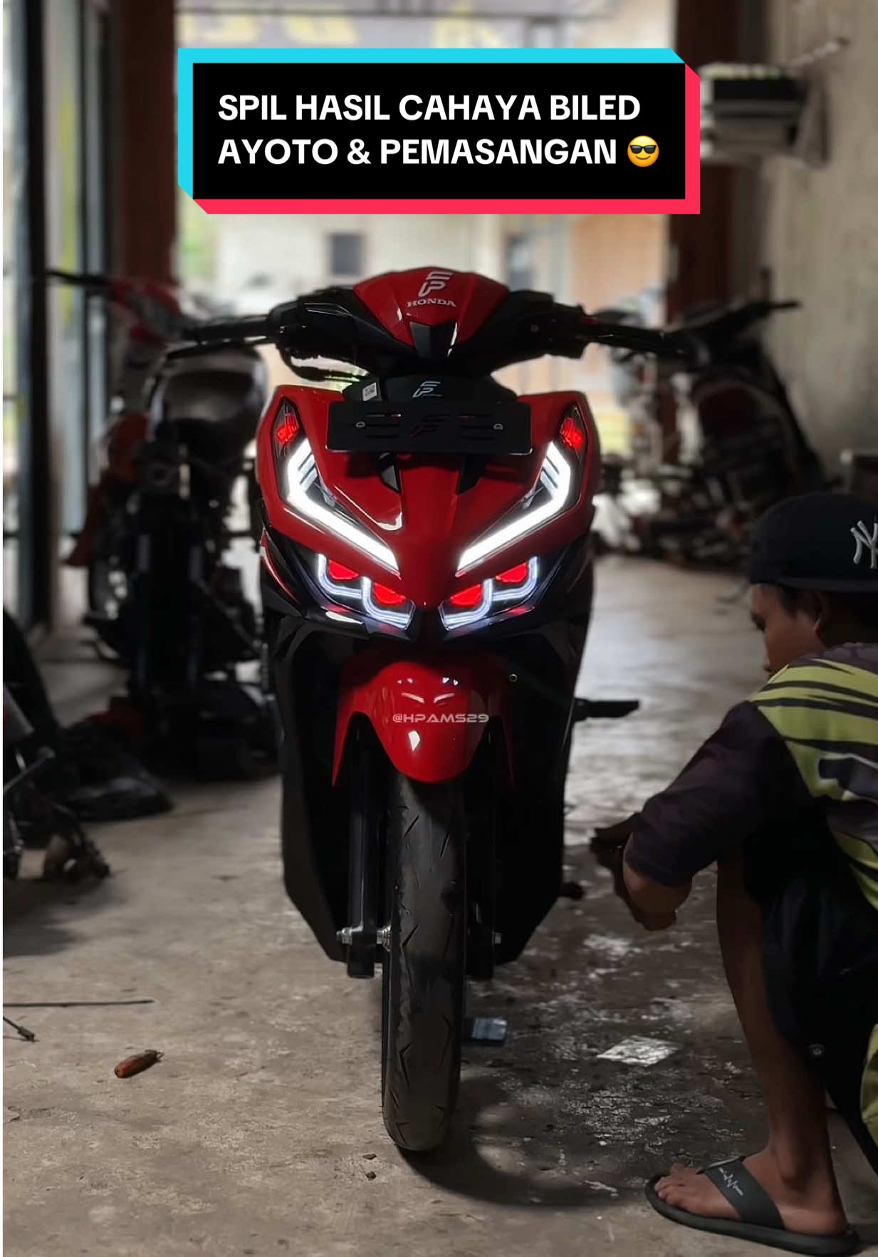Membalas @bima_co.1 Ini Dia Real Hasil Cahaya Headlamp Ayoto 4 Biled Matrix 😎 Mantap Banget. #headlamp #biledayoto #ayoto #biled #vario 