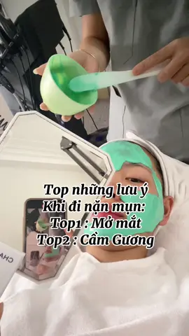 Mở mắt để xem họ bôi cái gì lên da mk. Cầm gương để soi xem quy trình họ làm có sạch sẽ không🙃. Có ai như tuiiii không ạ?#beauty #goclamdep❤️ #nặnmụnbằngtay #PhNga 