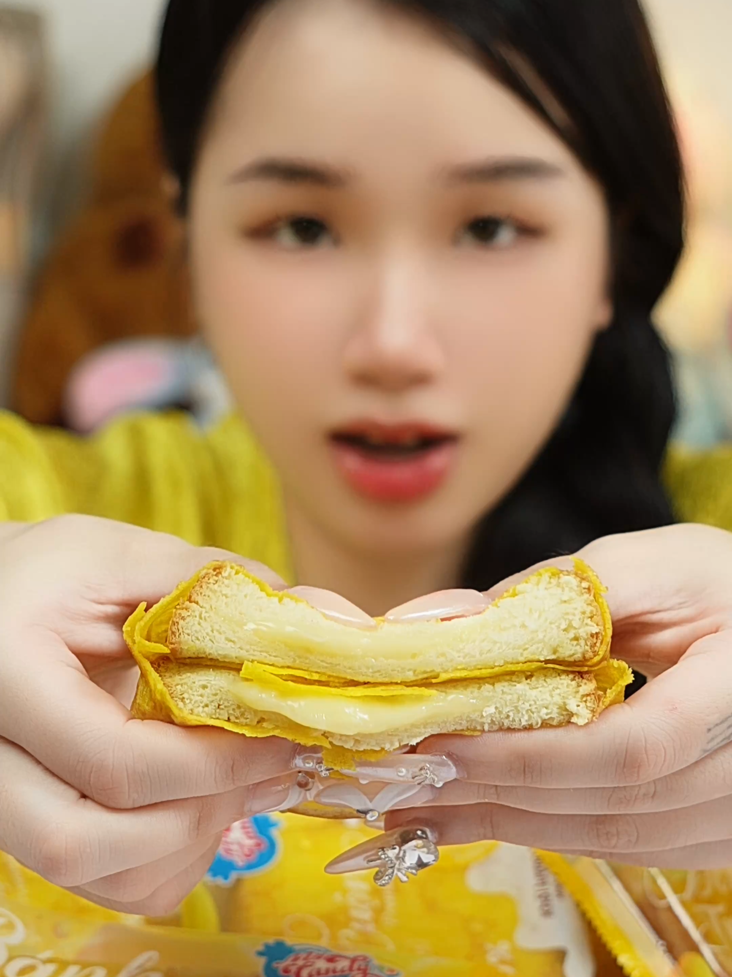 Bánh Trứng Này ăn dính lắm nha #thyvotri #foodreview #mycandyvn #banhtrungcuon #anvat