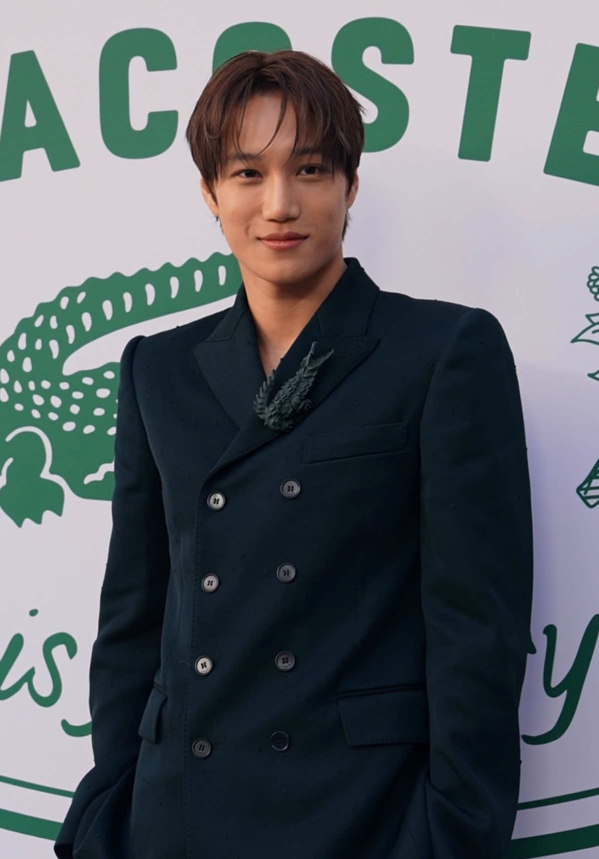 I gasp everytime I see KAI’s face card… 💓 Wow 💓 #KAI #EXO #ParisFashionWeek #MTVCeleb 