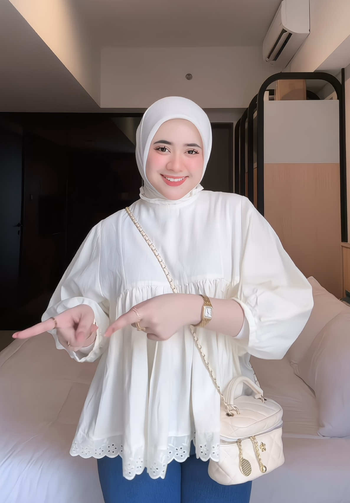 🫵🏻🤍 #blousewanita #blousecantik #blouseviral #ootdhijab #ootdhijabstyle 