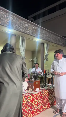 Zra me yao taq#asfandyarmomandmusic @Shena Vines @GulwareenBacha 