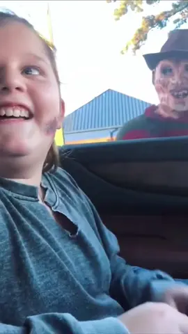 Scare mask prank🤣 #scare #mask #prank #fyp #foryou#halloween 
