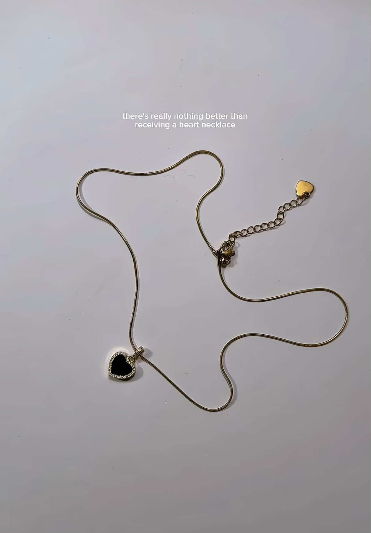 there's really nothing better than receiving a heart necklace #necklace #kwentas #heartnecklace #blackheartnecklace #talanecklace 