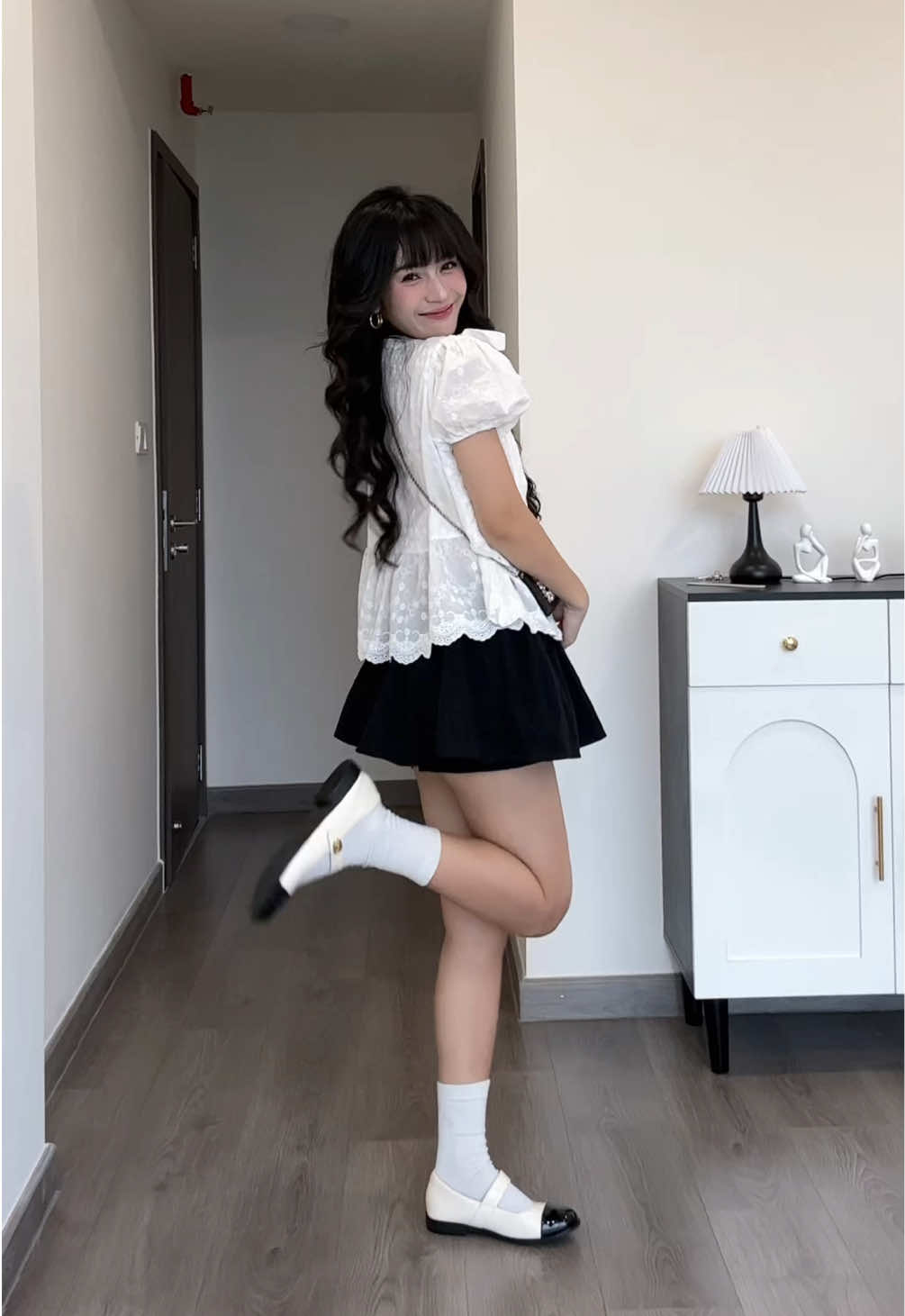 Em giày mà bà nào theo style bánh bèo cũng phải có ít nhất 1 đôi làaa @Cửa hàng wood shoes #OOTD #viral #2chijbell 