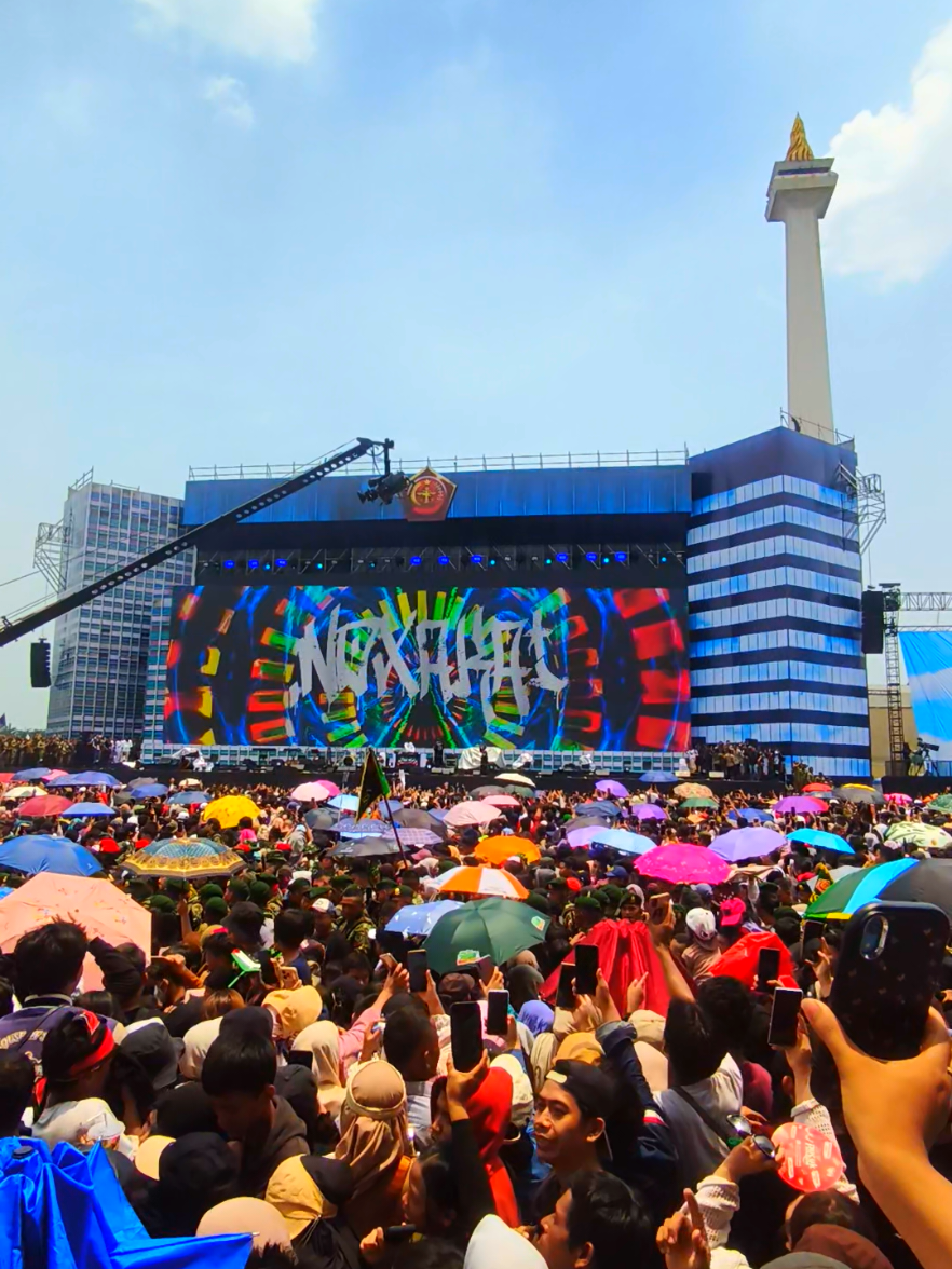 yg tadi siang hadir di Monas absen gaes 🫣 #konser #ndxaka #huttni #monasjakarta  #fyp 