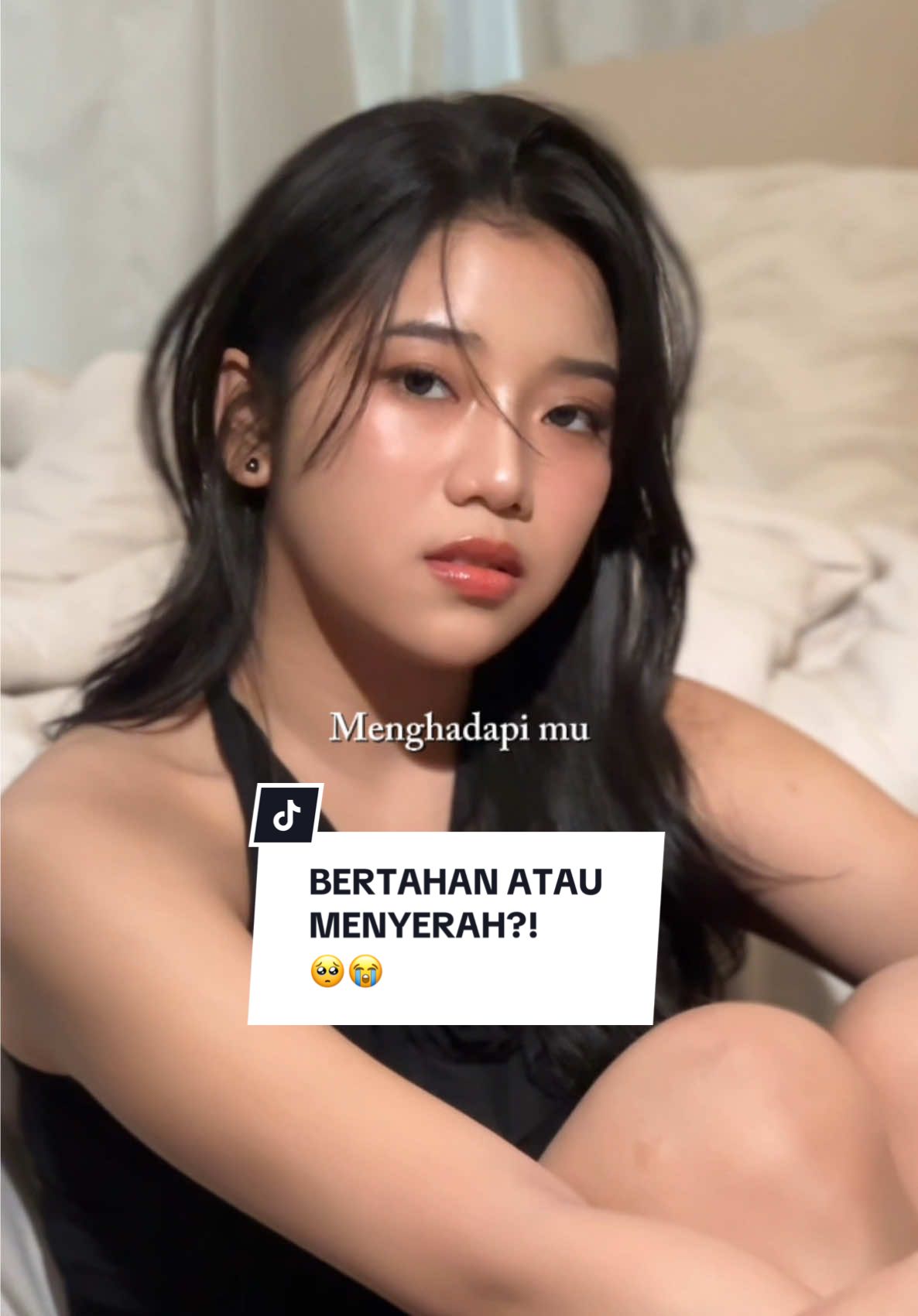 Antara bertahan karena cinta, atau menyerah karena luka. Jadi pilihannya bertahan atau menyerah? 😭🥺  Udah pada dengerin track #9 lagu di album DEVAKI @Anggis Devaki belum? Wajib dengerin kalo kamu lagi diposisi ini! #bertahanataumenyerah #anggisdevaki #devaki