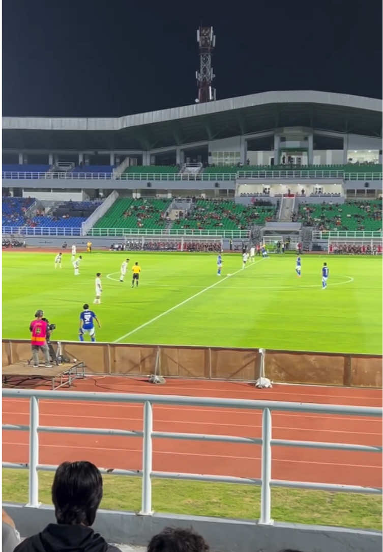 Laga lanjutan pekan 4 grup timur di Stadion Gelora Delta, antara Deltras FC menghadapi Persiku Kudus. Video: assyaiff_  #NusaLiga #Championship 