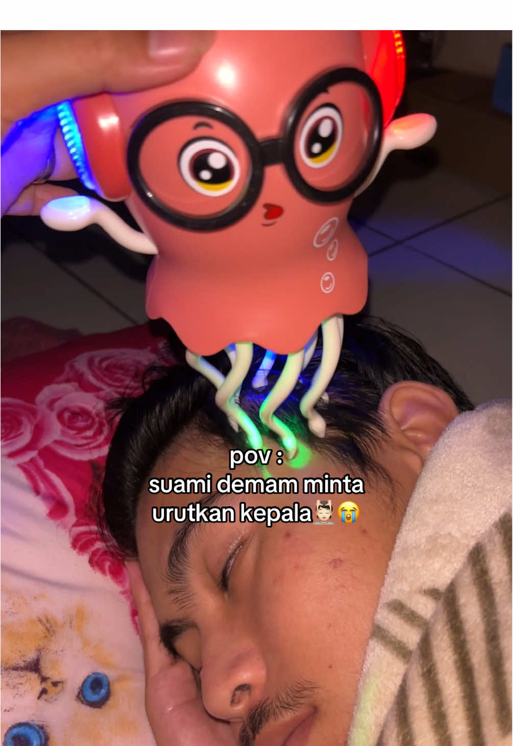 lucu bgt ga harus mijit pake tangan😭🤣 #gurita #mainananak #mainanviral #mainanunik #mainanedukasi 