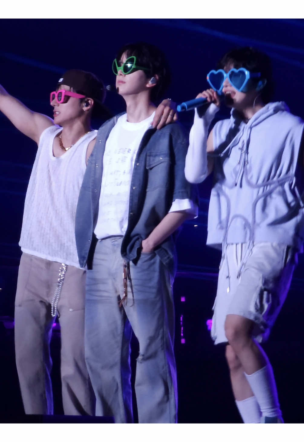 サングラス3兄弟👽🩷💚💙 D.D.D 聴くと幸せで毎公演泣きそうになる(  i ꒳ ​i  ) ⁡ 251004 THE BLAZE 東京 day1 Younghoon fancam 직캠 #THEBOYZ #더보이즈 #영훈 #뉴 #에릭 