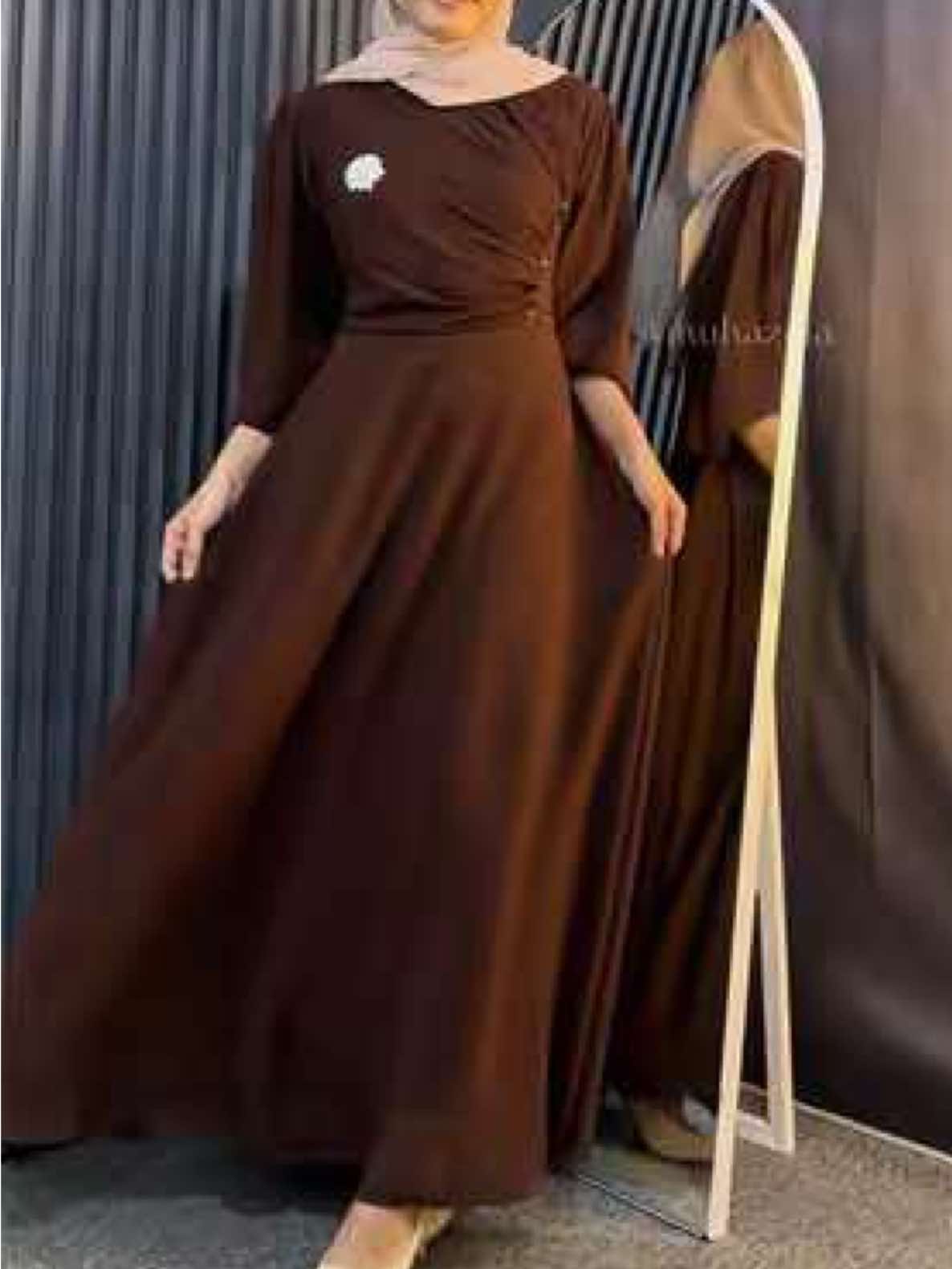 dress yg elegant dan cantik🤍 #dress #dresskekinian #dresscantik #dresskondangan #dresslebaran 