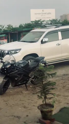 এক ফ্রেমে দুই ক্রাশ 😍🤍#landcruiser #r15v3  #ladybikershreya 