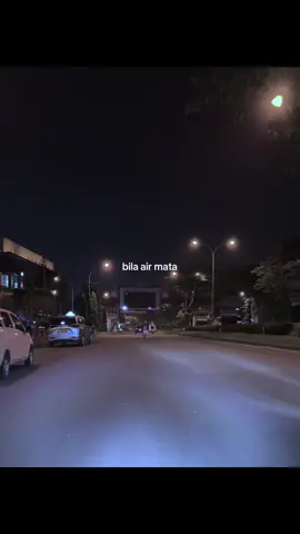 lepaskan, jika memang dia mencintaimu maka dia tidak akan pergi darimu.