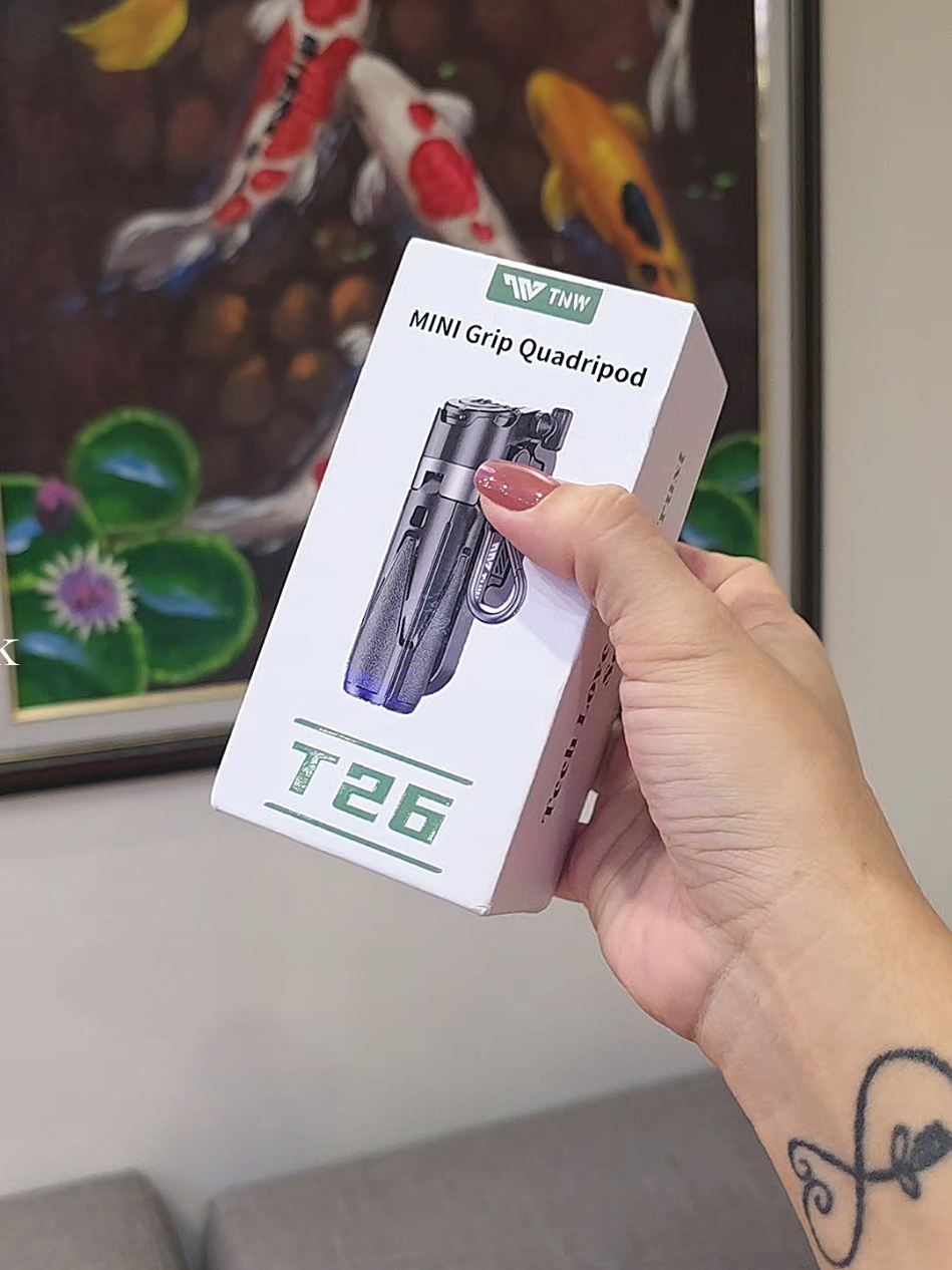 Super handy maliit lang tong TNW T26 mini grip quadripod #minitripod #selfiestick #miniselfiestick #tnwt26 