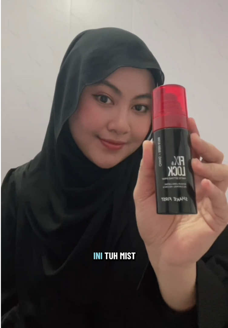Sumpah ini mist-nya se-fine itu! 🤯 Makeup nge-set, anti longsor, dan tahan 24 jam! Fix banget jadi setting spray andalan dari OMG 💨 🛒 Cek keranjang kuning sebelum sold out~