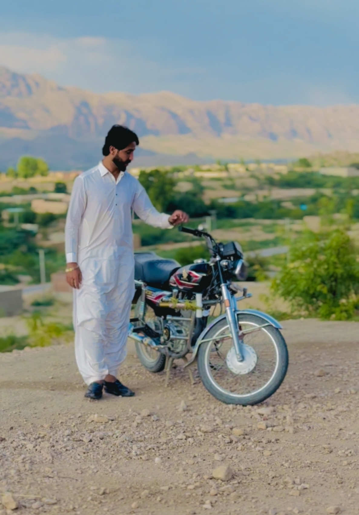 ❤️😎😎🤓#viralvideo #viralvideo #foryoupage #fallowmyaccont #balochistan #balochisong #meersahab_7 