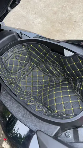 grabe nag mukhang sosyal ang compartment ng motor ko dahil dito #nmaxcompartmentcover #compartmentcover #uboxcover #nmax 