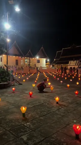 ເລີ້ມລະເດີ ສີສັນຂອງຫລວງພະບາງ #ບຸນອອກພັນສາ #ຫລວງພະບາງ #ລອຍກະໂທງ #ໄຫຼເຮືອໄຟຫລວງພະບາງ #ບຸນປະເພນີລາວ 