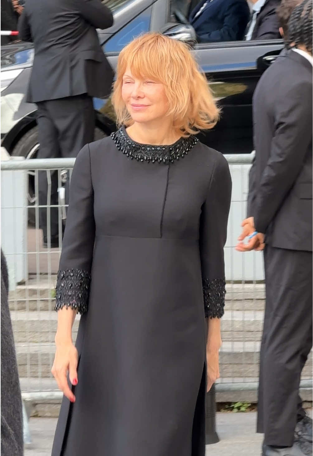 #pamelaanderson #TikTokFashion #pfw #valentino #onregardequoi