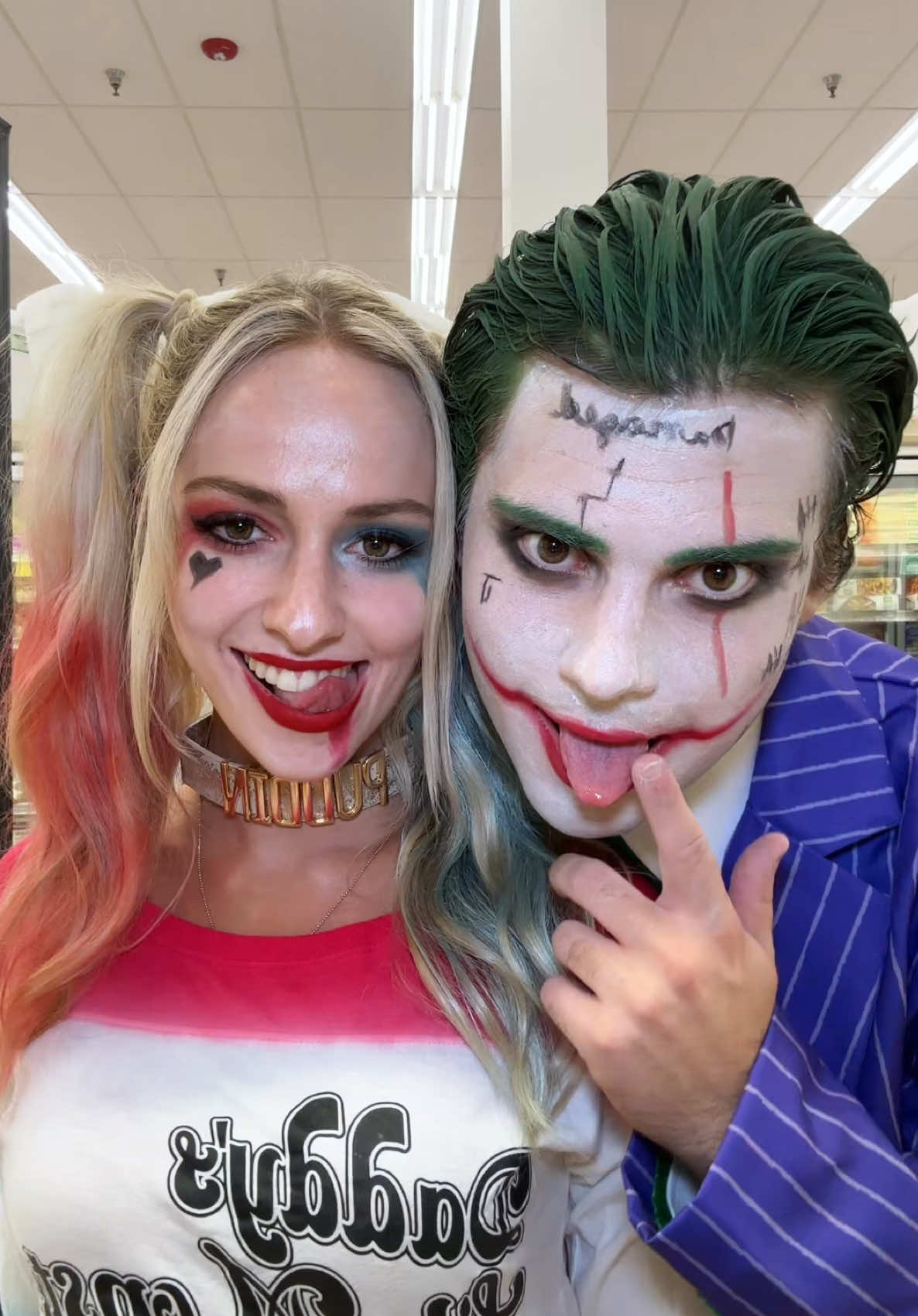 Did we win this trend? #harleyquinn #joker #costume #halloween #nataliereynolds couple Halloween costume 
