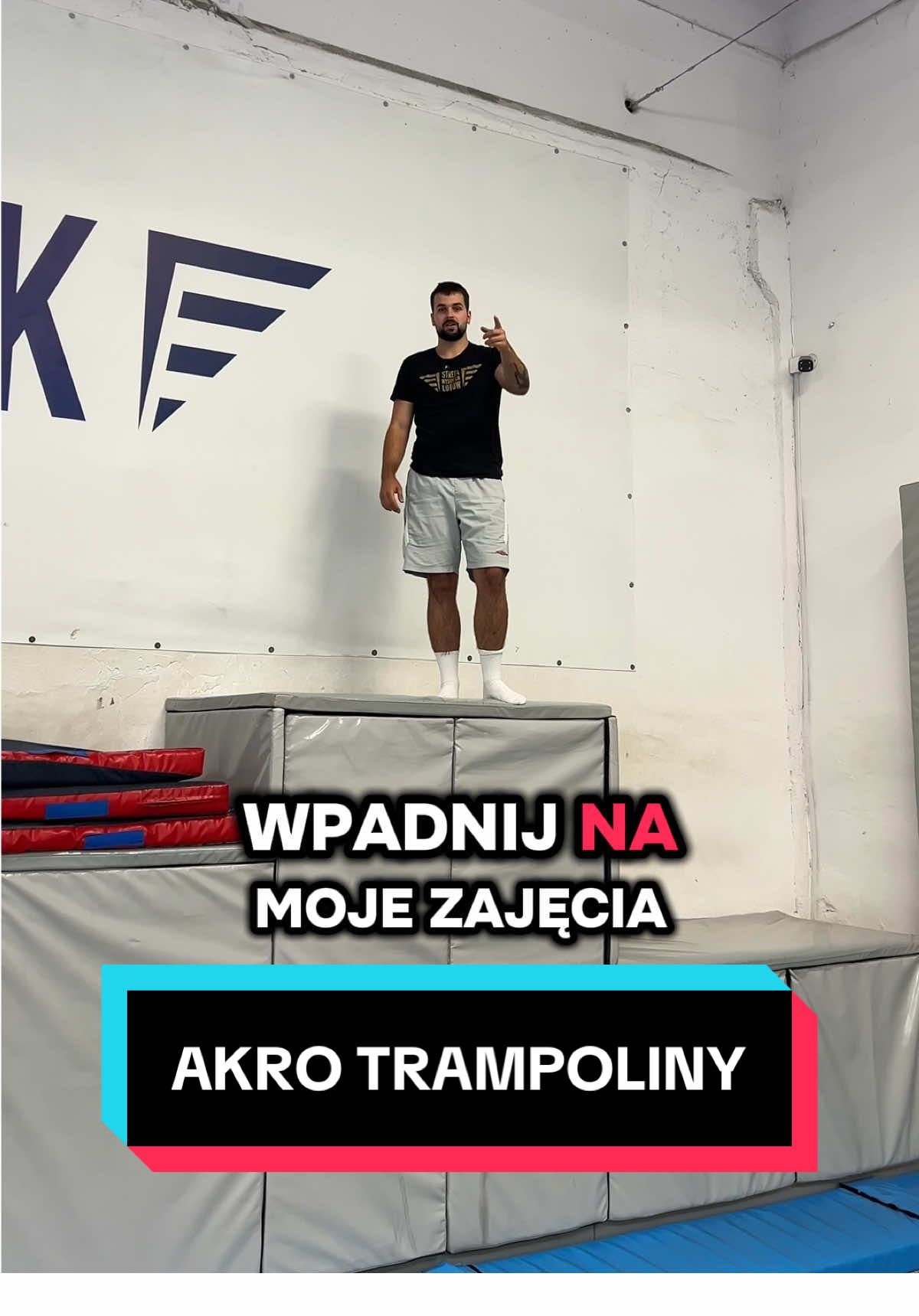 Nudzi cię zwykłe skakanie na trampolinie? Wpadaj na zajęcia zorganizowane to trenera Miłosza 😎 #strefawysokichlotów #swl #bialystok #lublin #parktrampolin 
