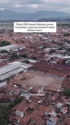 Coming Soon! Wargi Majalaya pasti tos teu sabar ameng ka @nuansahejomajalaya sebuah kawasan hijau anu siap menjadi magnet F&B dan Lifestyle baru di Bandung Timur.  Kira-kira ada apa aja di Nuansa Hejo? Wargi Majalaya Pisan bisa pantau terus update nya di @nuansahejomajalaya  Bagi yang mau buka usaha bisa hubungi nomor marketing di bio instagram @nuansahejomajalaya  #majalaya #majalayapisan #nuansahejomajalaya #sononuansahejo