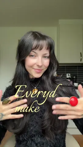 🖤💄 @Maybelline NY @Hickap @NYXCosmeticsNordics @maccosmetics @Isadoraofficial @Diorbeauty #MakeupRoutine #nyxcosmetics #everydaymakeup #vintagevibess 