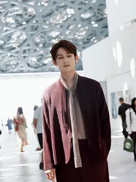Winwin and chenle being museum besties at Louvre Abu Dhabi was not on my 2025 bingo card #winwin #nct #chenle #kpop #nctdream 