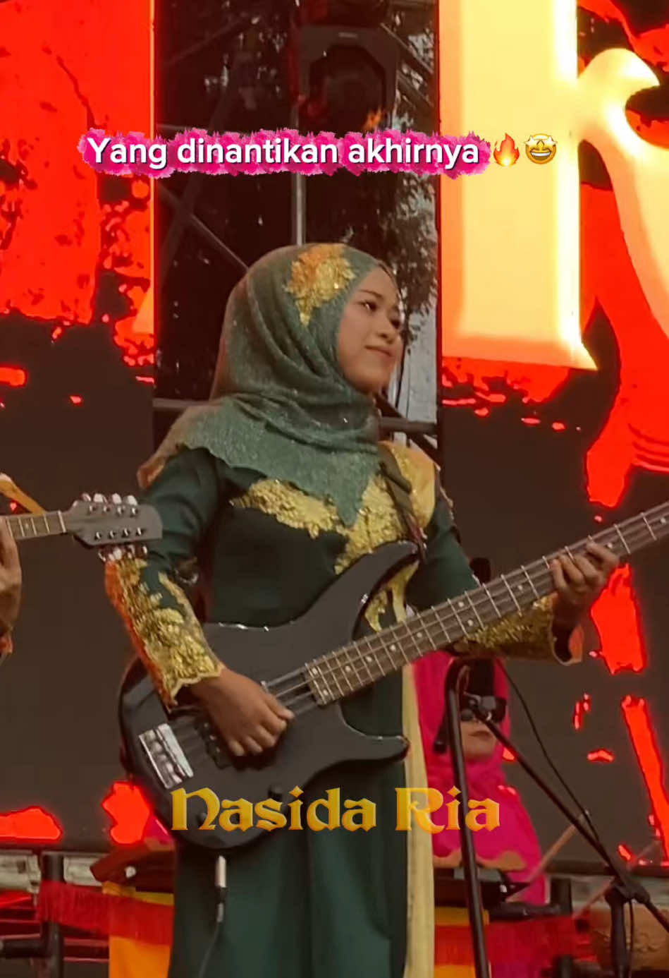 Akhirnya bisa tidur nyenyak nih.. Semoga terhibur yaa Sobat.. yg kemarin kepo pas latihan bunda, semoga terjawab jugaaa rasa penasarannya😍 #nasidaria #nasidariasemarang #qasidah #sholawat #liveperformance 
