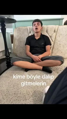 maymundan kopdum 🤣🤣🤣