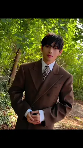 55555🤣🤣 #taehyung #paris 