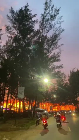 Sunset🌅.   #bengkukutiktok #pantaibengkulu #sunset 