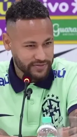 On a demandé à Neymar quel était le joueur le plus spécial avec lequel il avait partagé le vestiaire et joué contre dans sa carrière.