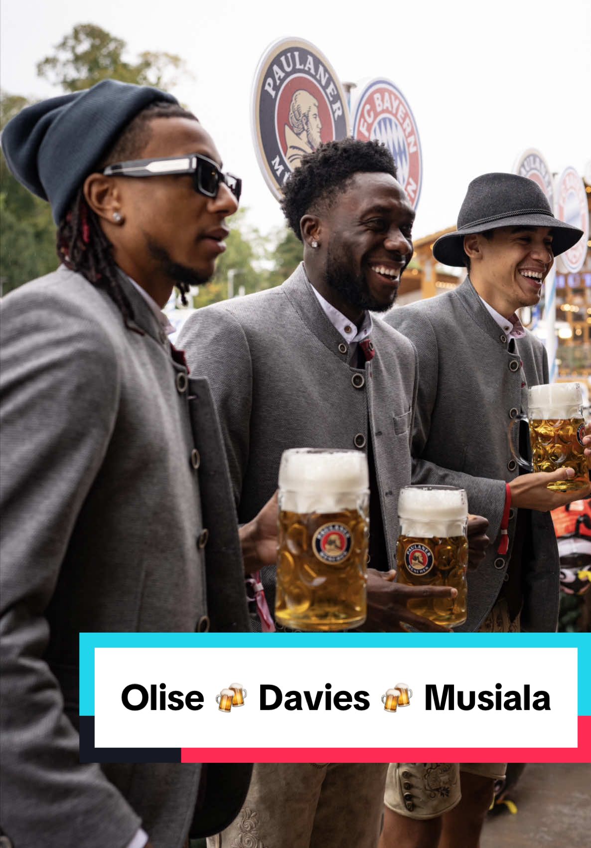 𝓟𝓻𝓸𝓼𝓽 from our traditional 𝓞𝓴𝓽𝓸𝓫𝓮𝓻𝓯𝓮𝓼𝓽 visit 🥨🍻 Michael Olise, Alphonso Davies and Jamal Musiala seem to be looking forward to it 😁  #FCBayern #MiaSanMia #Oktoberfest #Wiesn 