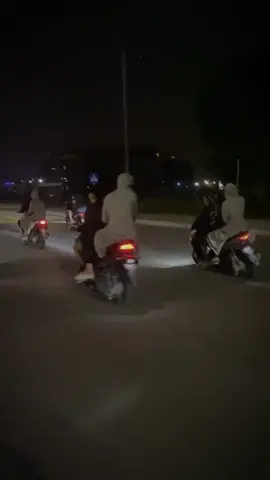 8h nhà cm đâu hết r, xuống đường gặp trẻ các bố! #tregiaiphong #tgp #hoangmaitoiyeu #trehoangmai 