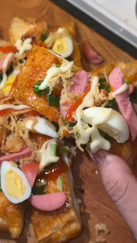 Bánh mì nướng                                                      #xuhuong #ancungtiktok #banhminuongmuoiot #banhminuong #hongdau 