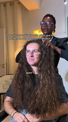 Pov : tu vas te faire 1sulter parce que tu décides de couper tous tes cheveux… Allez faites vous plaisir dans les commentaires 😂 @K18 Hair  ————————— #shynesslhair #hairbyshyness #curlyhair #curlncut #curlspecialist 