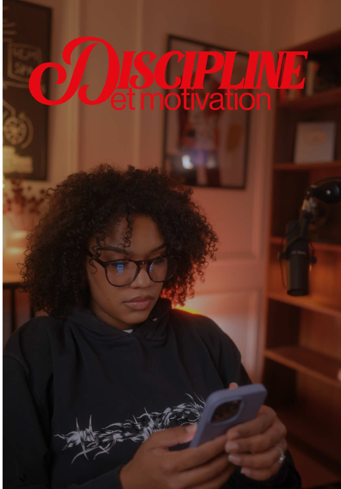 La motivation te fait commencer, la discipline te fait durer. On croit souvent qu’il faut être motivé pour avancer. Mais la vérité, c’est que les plus constants ne comptent jamais sur la motivation. Ils comptent sur leurs systèmes. Si t’attends d’être inspiré pour agir, t’avanceras jamais. Commence, même sans envie — c’est là que tout se joue. #creationdecontenu #ugccreator #creatricedecontenu #createurdecontenu #strategie 